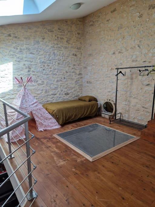 Villa Demeure En Pierre Avec Piscine Privee à Etauliers Extérieur photo