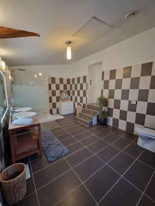 Villa Demeure En Pierre Avec Piscine Privee à Etauliers Extérieur photo