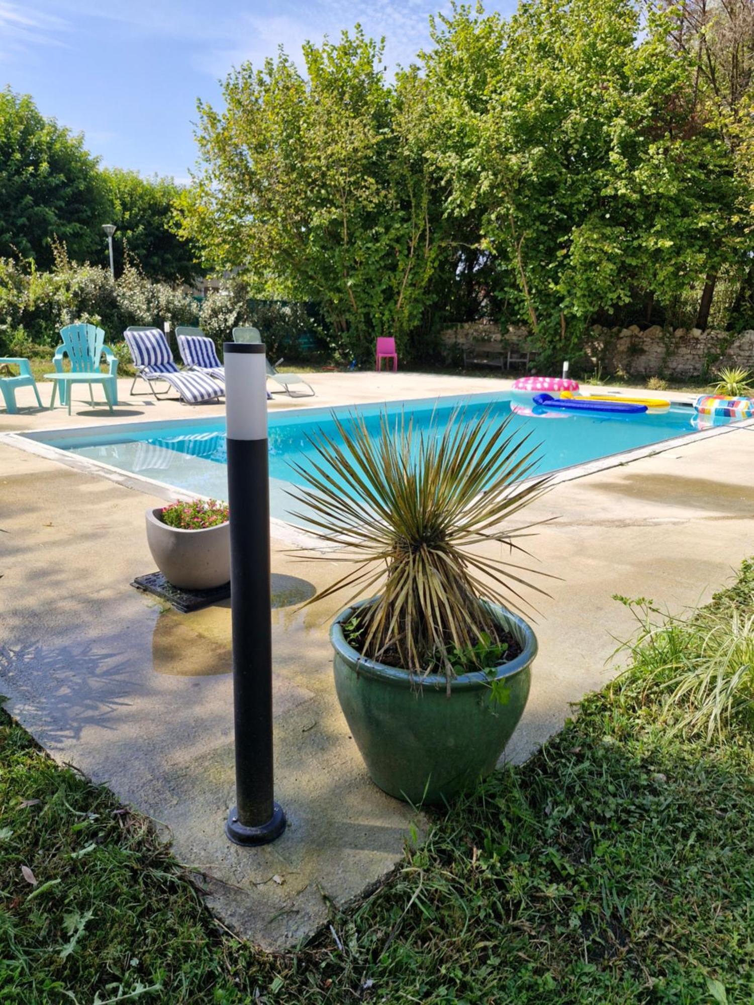 Villa Demeure En Pierre Avec Piscine Privee à Etauliers Extérieur photo
